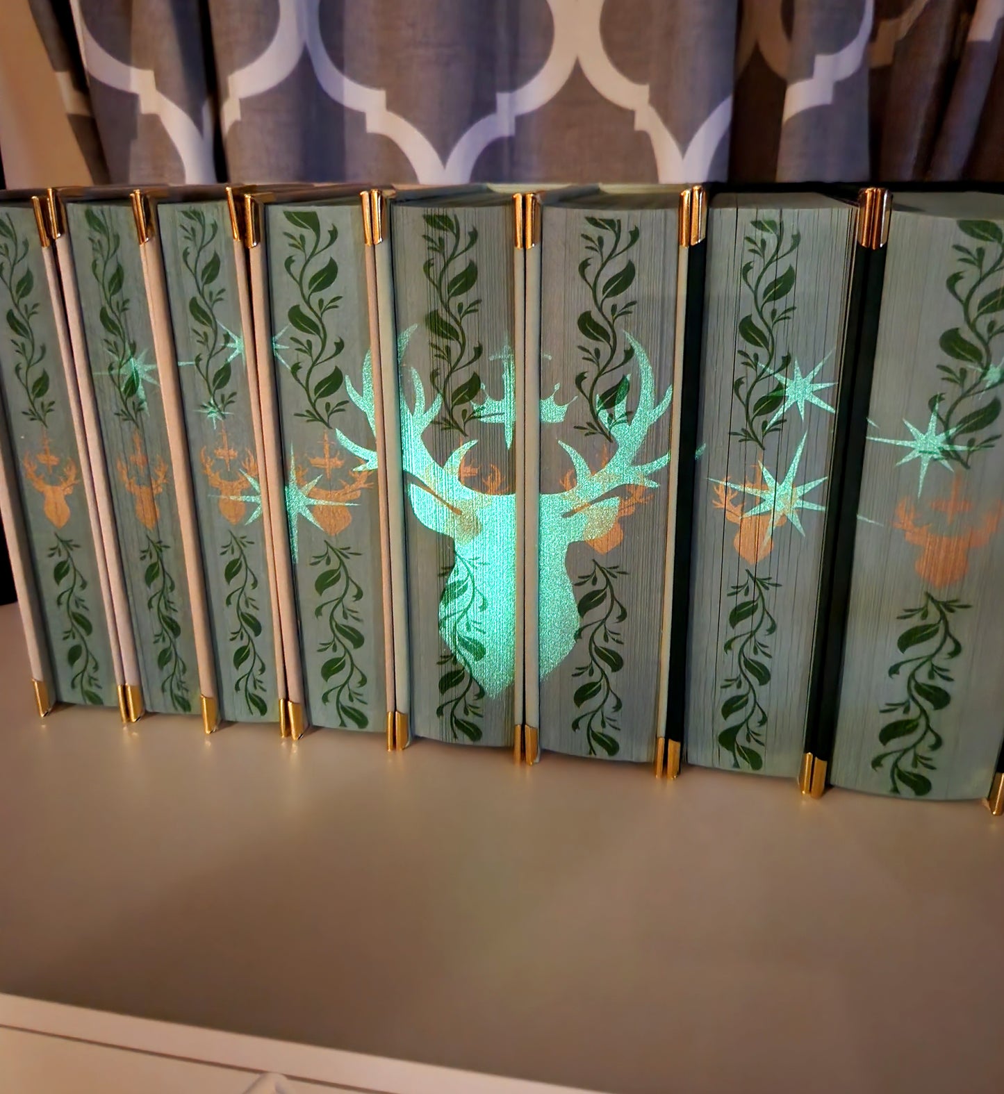 Throne of Glass completed 8 book series pre-order