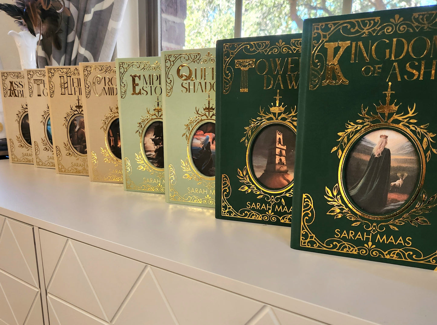 Throne of Glass completed 8 book series pre-order